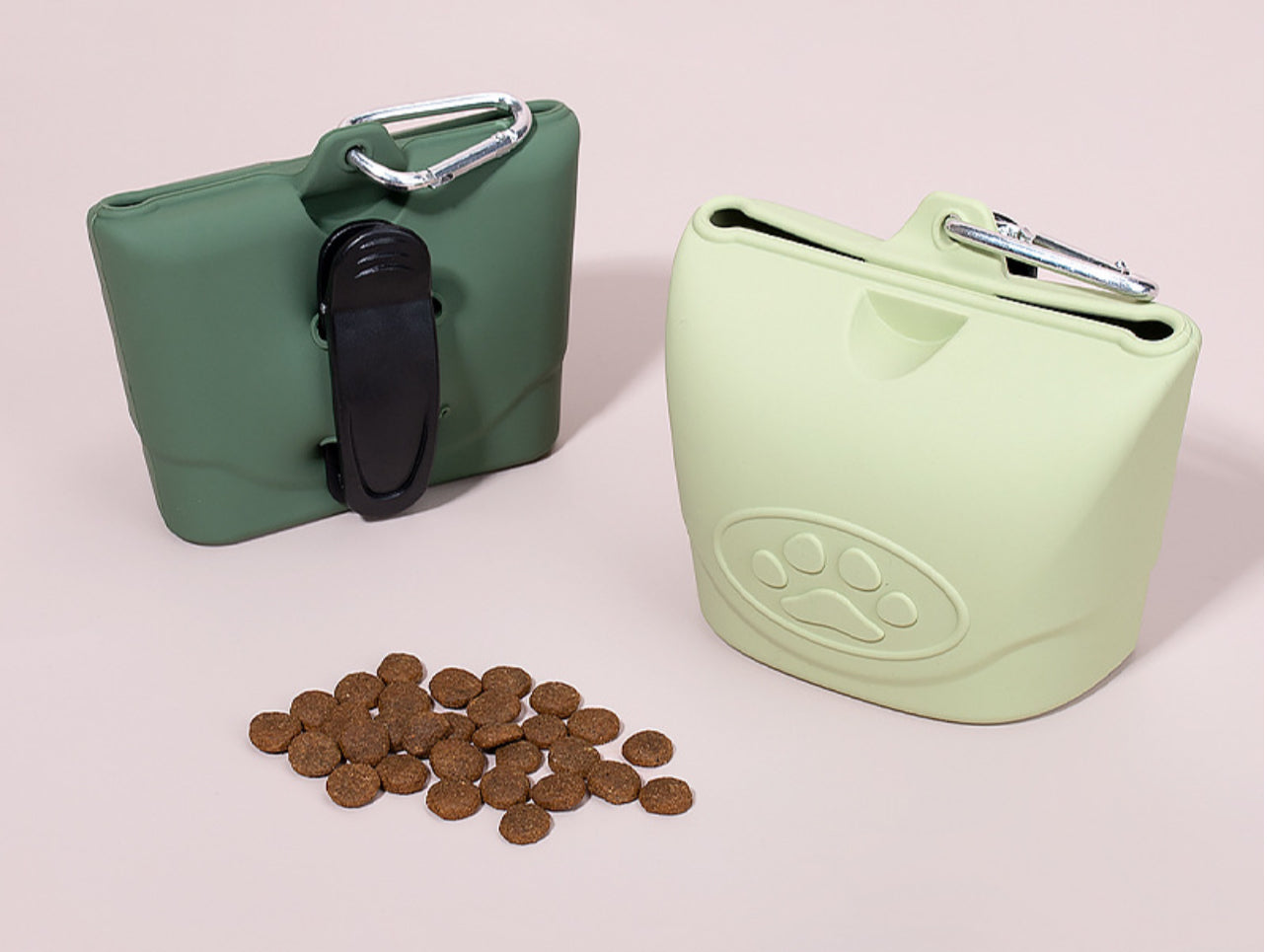 Silicone case for food, pet training bag