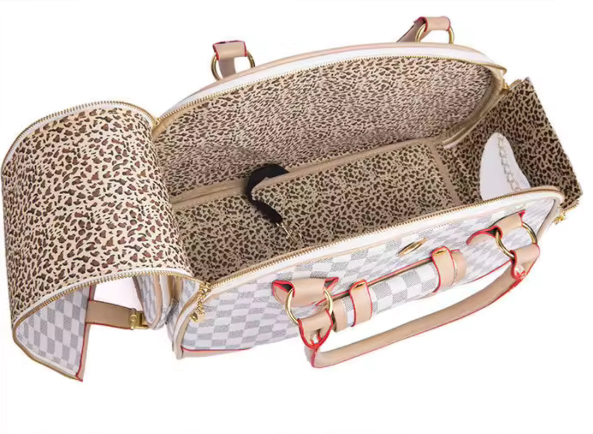 Luxury Pet Carrier Bag + free shipping 🎁