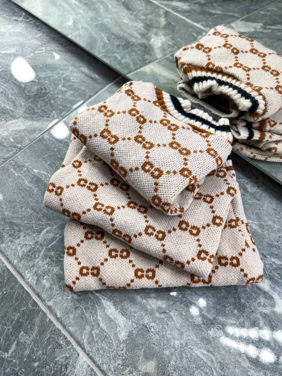 Trendy cardigan for pet